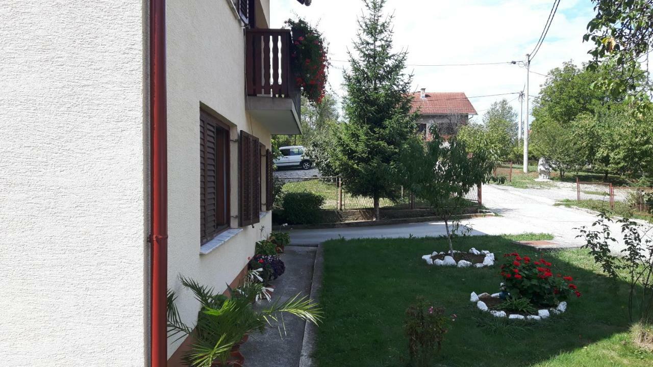 Apartman Petra & Tena Slunj Exterior foto